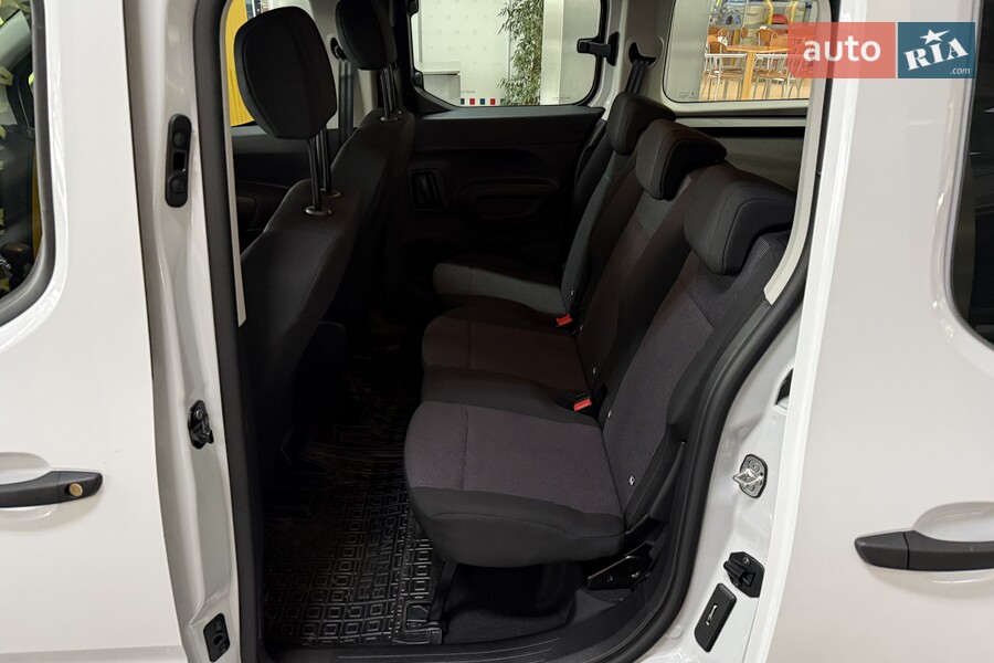 Opel Combo - фото 15