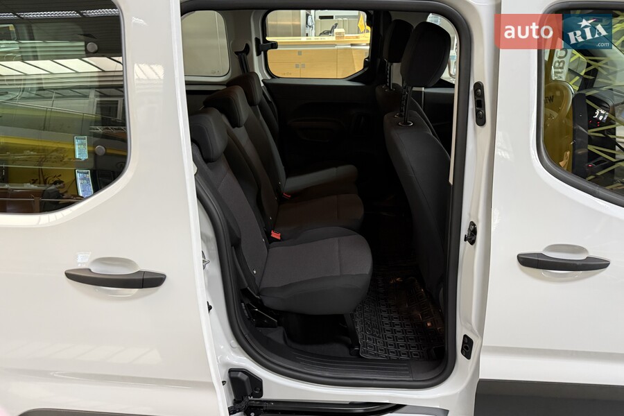 Opel Combo - фото 16