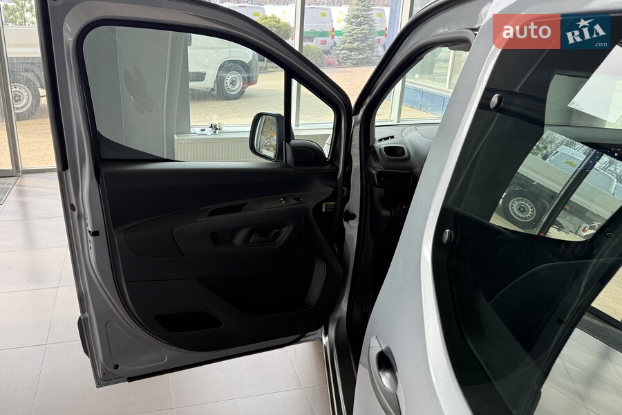 Opel Combo - фото 15