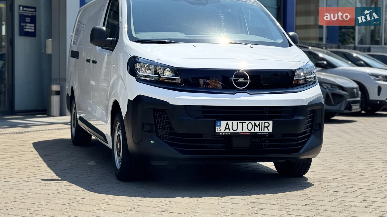 Opel Vivaro Base