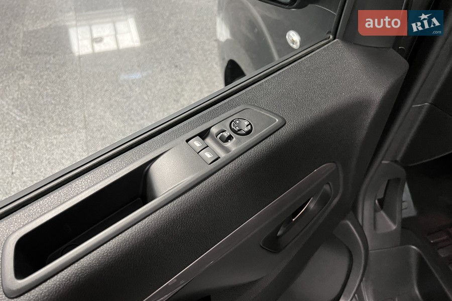 Opel Zafira Life - фото 15