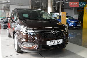 Opel Zafira 2016 року