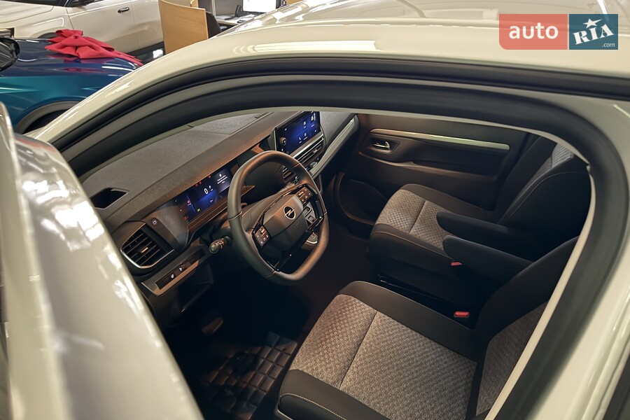 Opel Zafira - фото 13