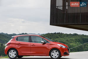 Peugeot 208 2018 года