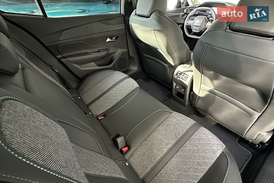 Peugeot 408 - фото 9