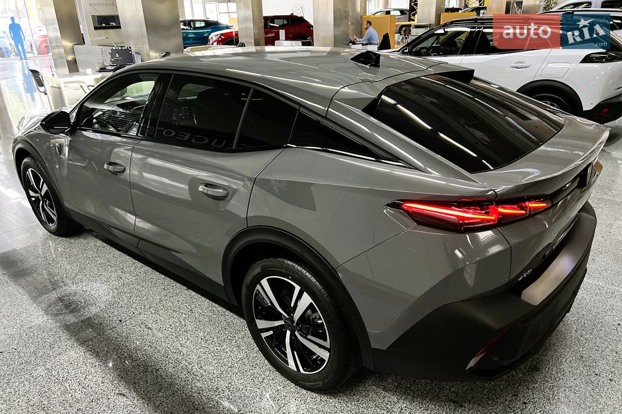 Peugeot 408 - фото 9