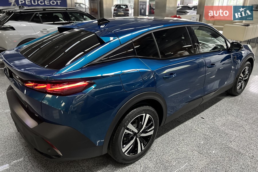 Peugeot 408 - фото 8