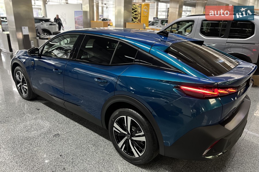 Peugeot 408 - фото 9