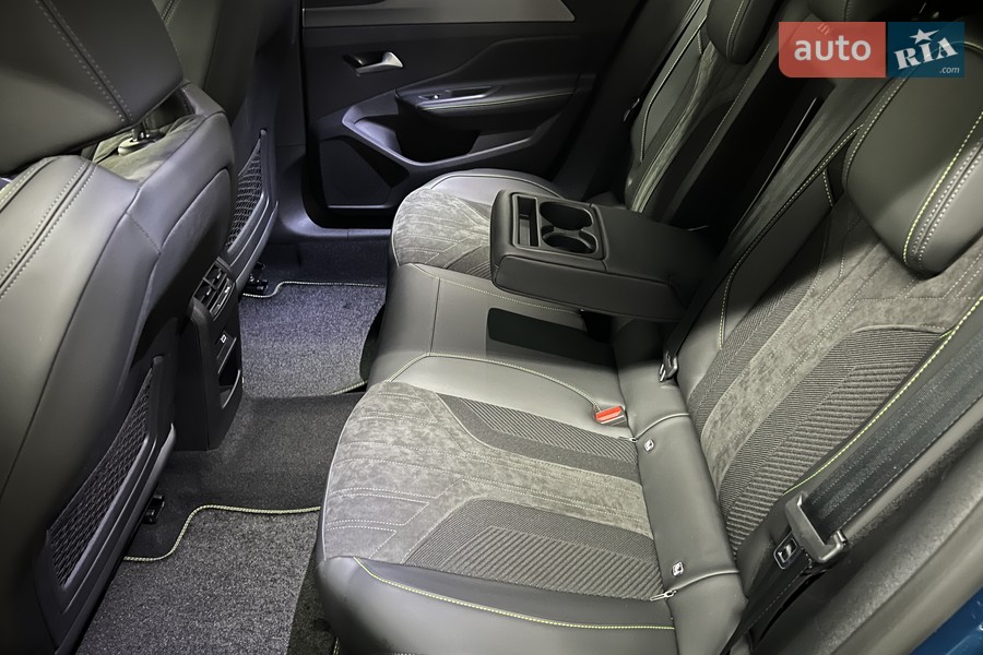 Peugeot 408 - фото 22