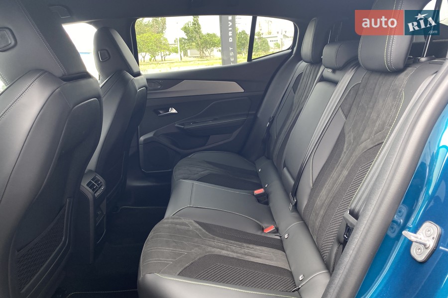 Peugeot 408 - фото 13