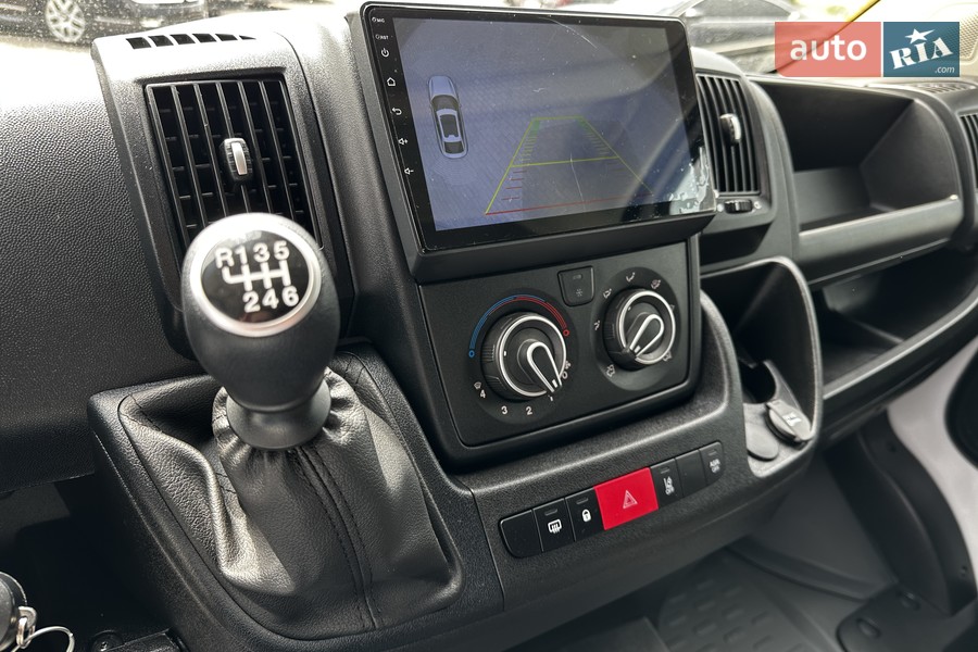 Peugeot Boxer - фото 12