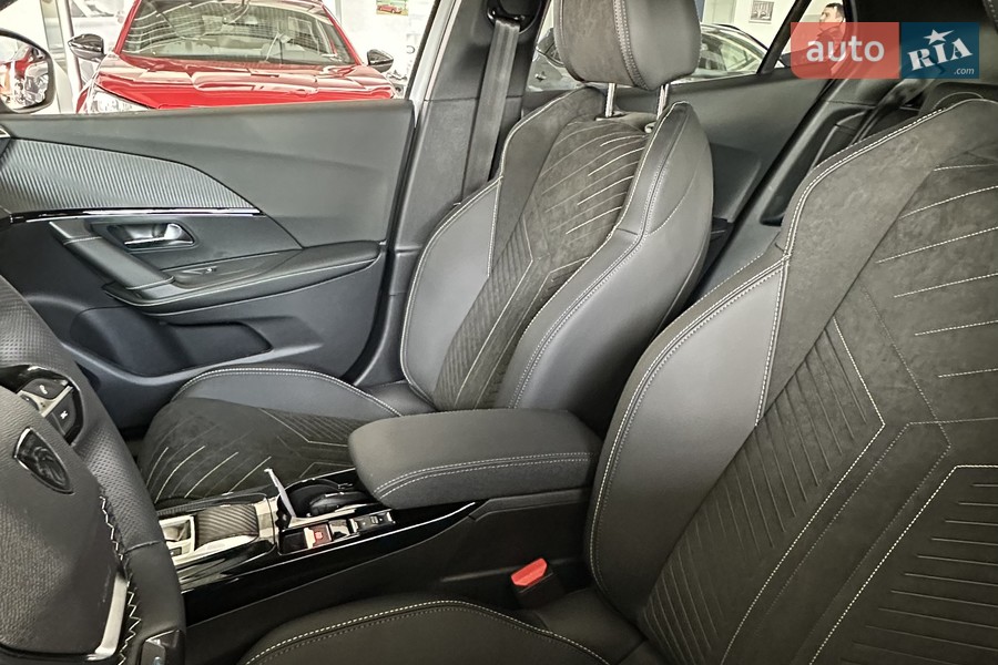 Peugeot e-2008 - фото 20