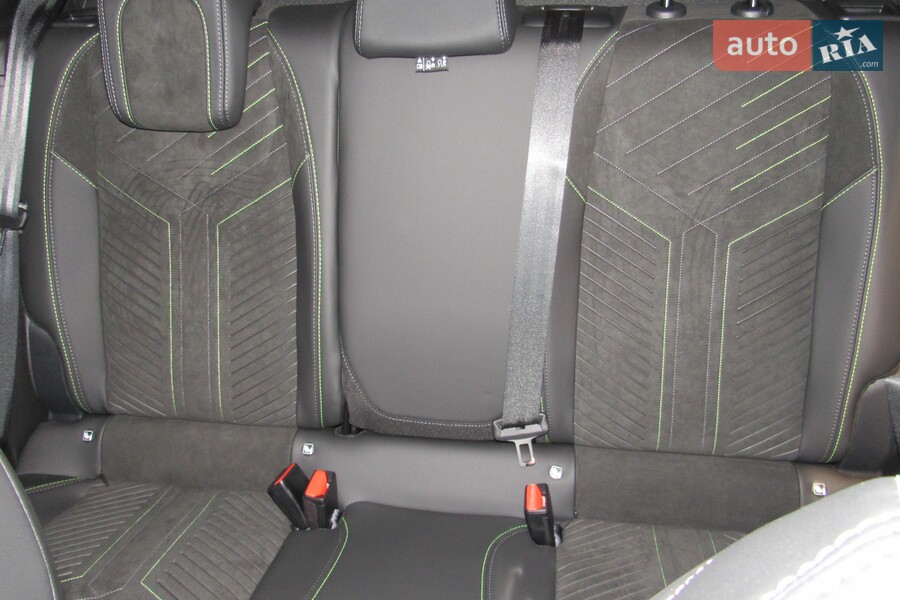 Peugeot e-2008 - фото 11