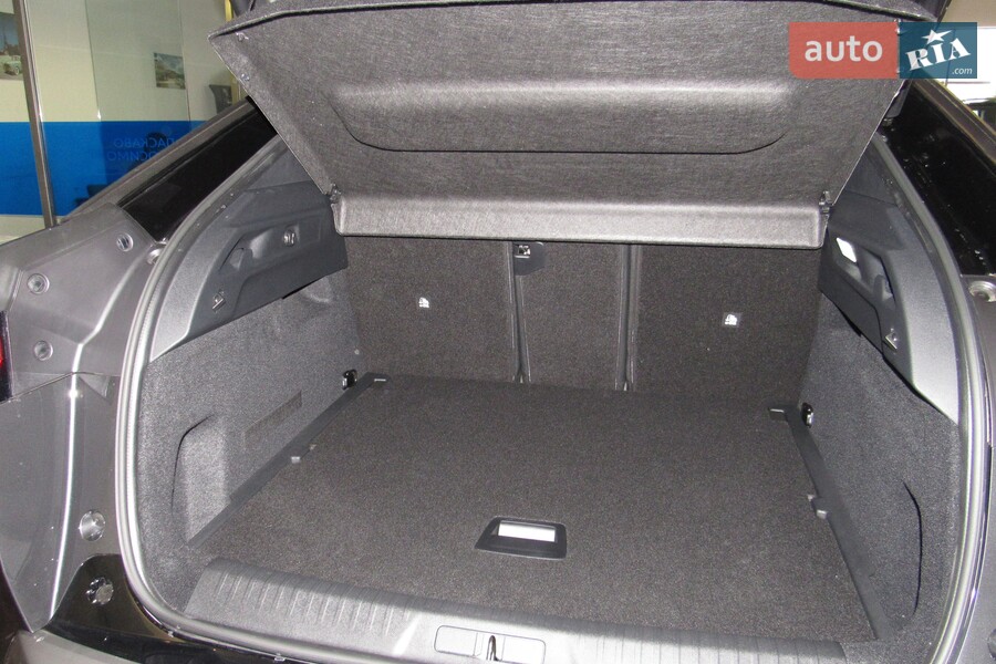 Peugeot e-3008 - фото 10