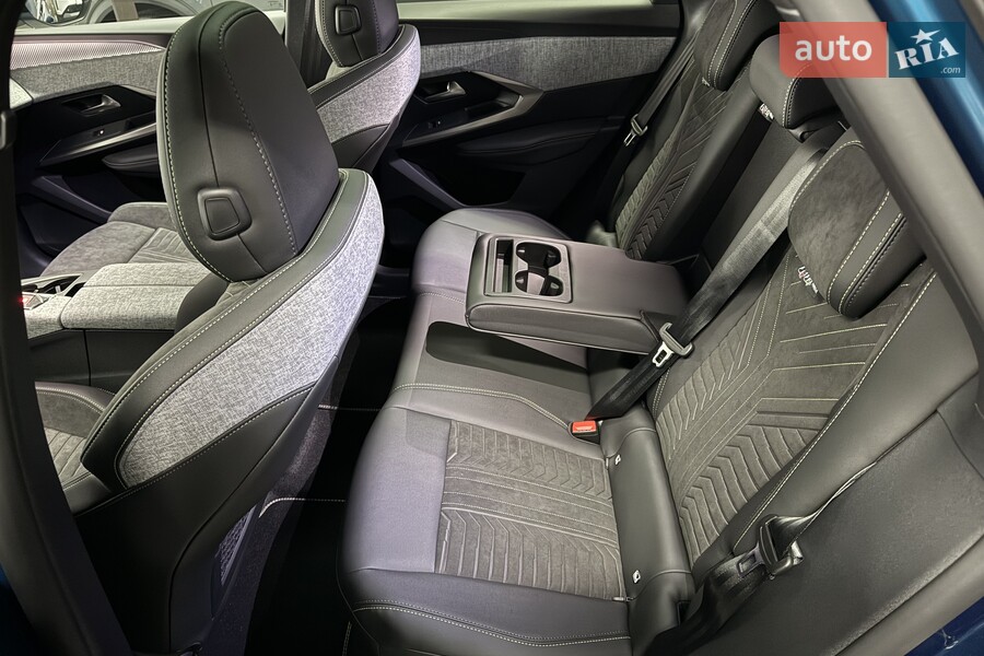 Peugeot e-3008 - фото 13