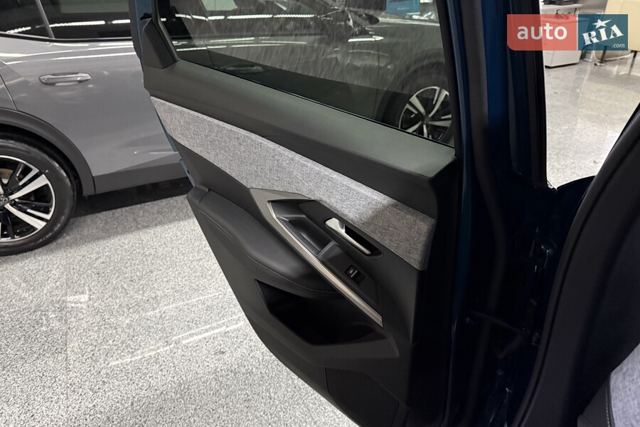 Peugeot e-3008 - фото 18