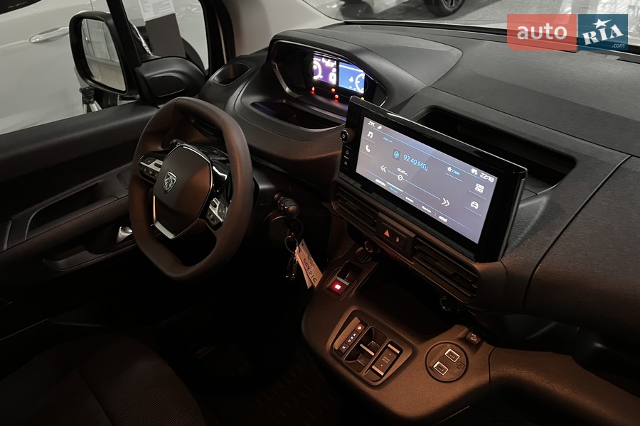 Peugeot Partner - фото 14