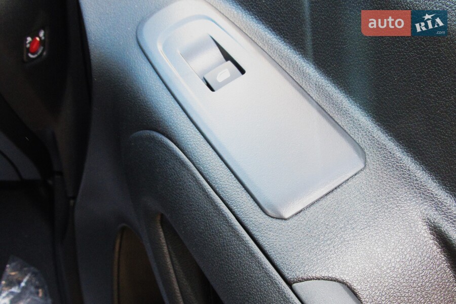 Peugeot Partner - фото 12