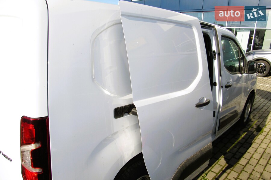 Peugeot Partner - фото 11