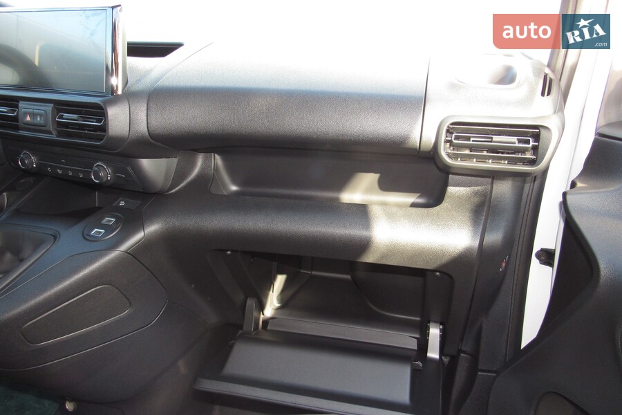 Peugeot Partner - фото 16