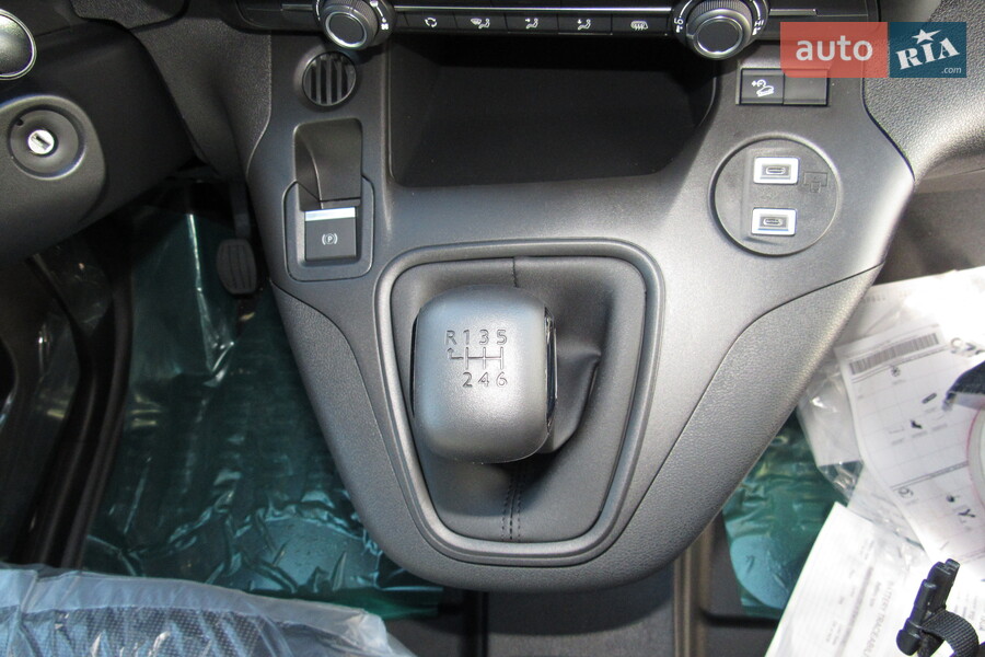 Peugeot Partner - фото 21