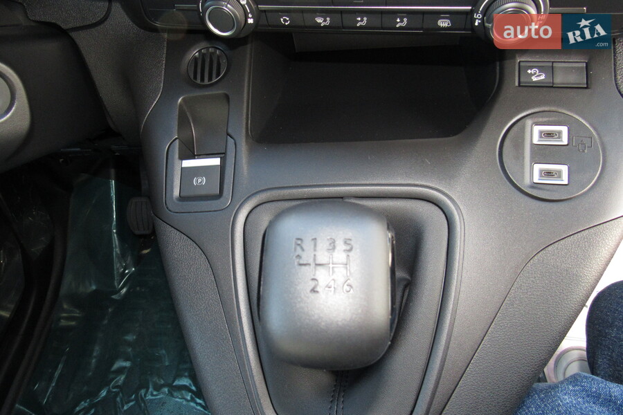 Peugeot Partner - фото 28