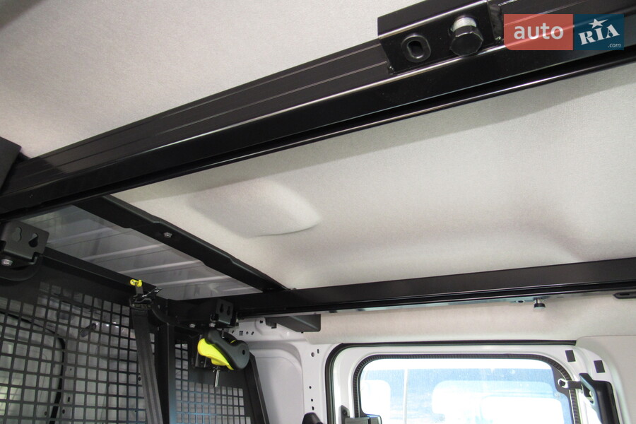 Peugeot Partner - фото 7