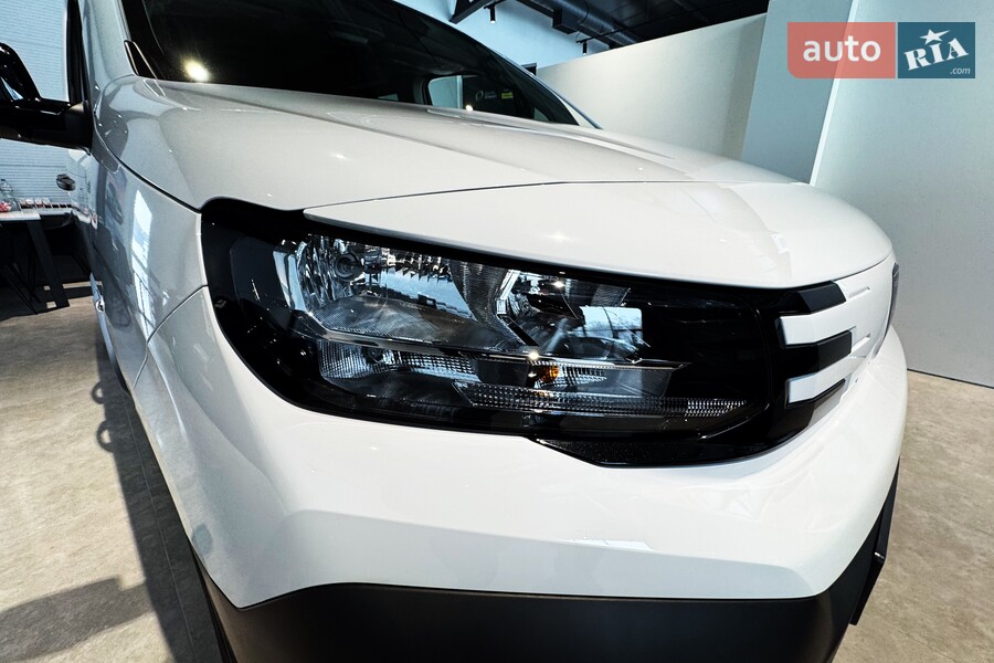 Peugeot Partner - фото 10