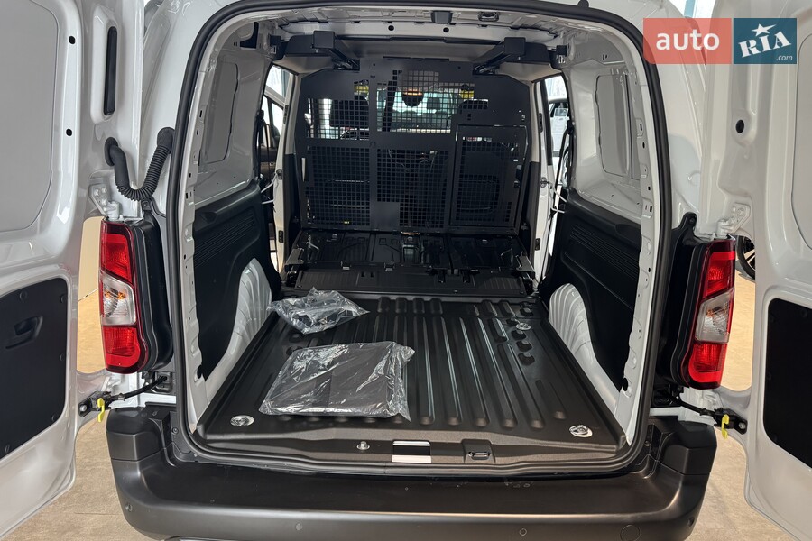 Peugeot Partner - фото 12