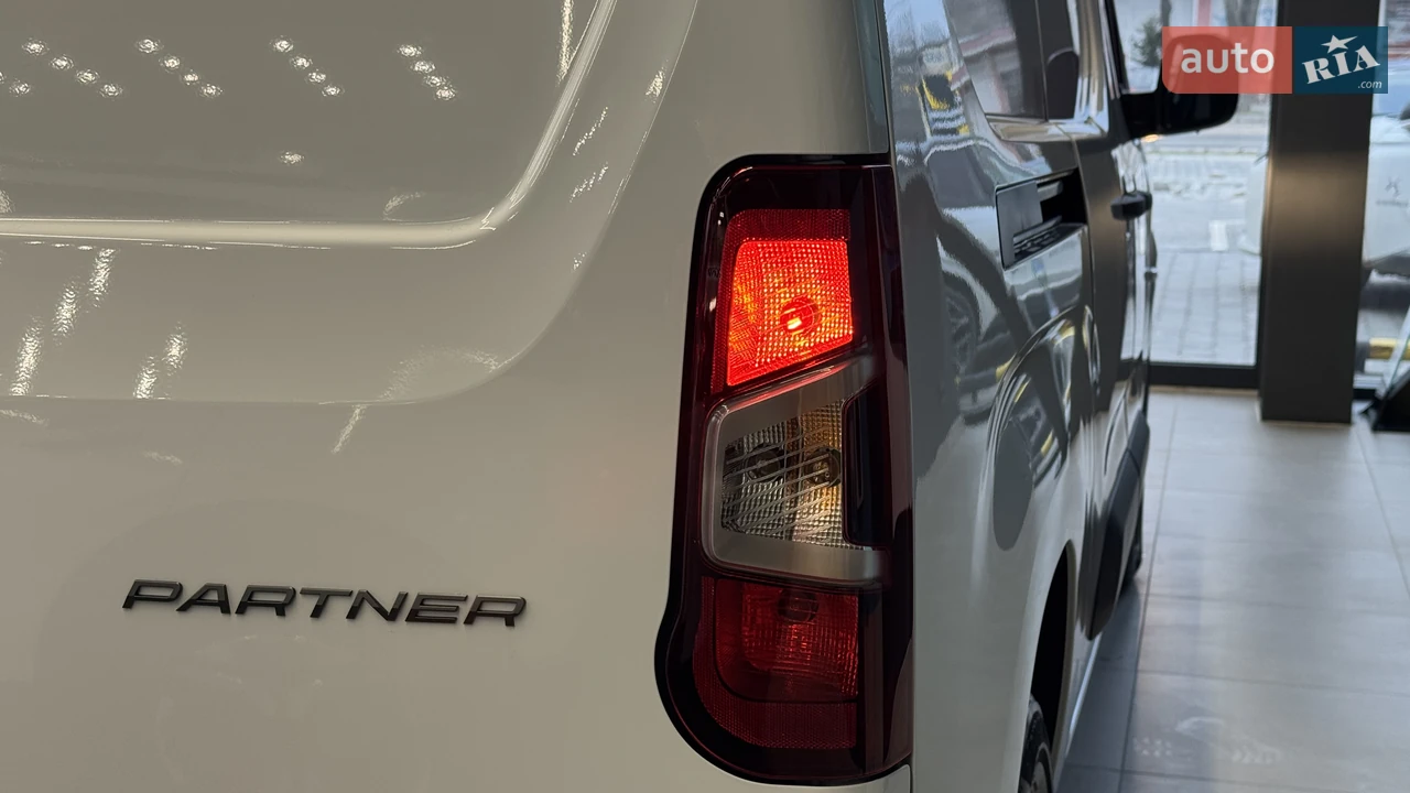 Peugeot-8