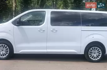 Peugeot Traveller