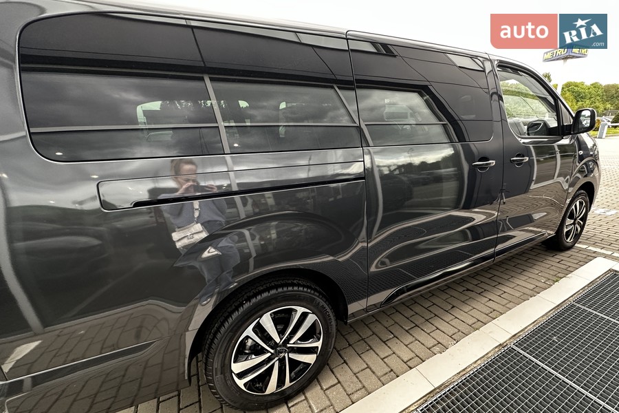 Peugeot Traveller - фото 8