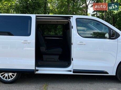 Peugeot Traveller 2025