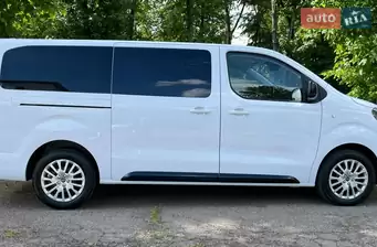 Peugeot Traveller