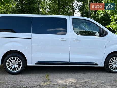 Peugeot Traveller 2025