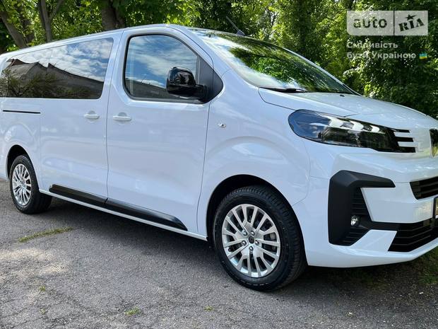 Peugeot Traveller 2025