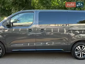 Peugeot Traveller