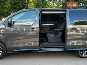Peugeot Traveller