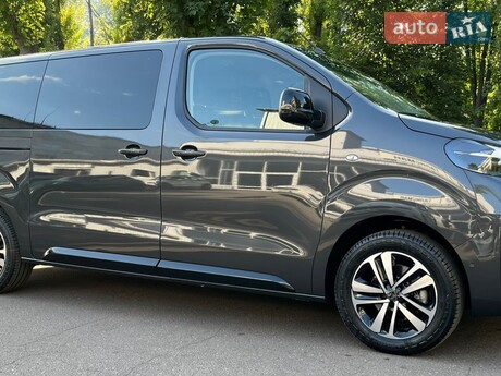 Peugeot Traveller 2025