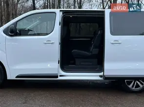 Peugeot Traveller