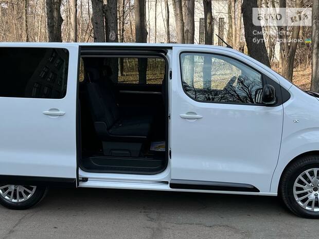 Peugeot Traveller 2025