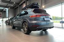 Porsche Cayenne Base