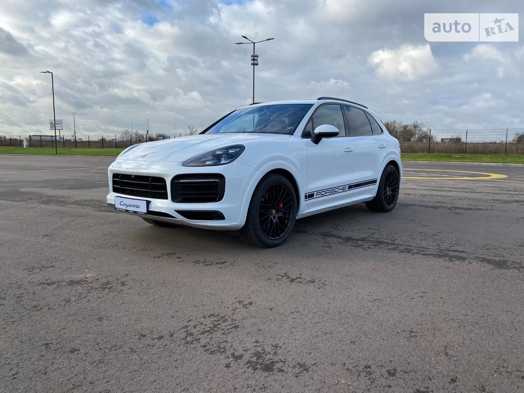 Porsche Cayenne Base