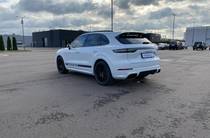 Porsche Cayenne Base