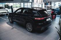 Porsche Cayenne Base