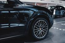 Porsche Cayenne Base