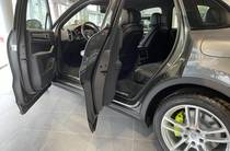 Porsche Cayenne Base