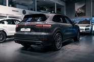 Porsche Cayenne Base