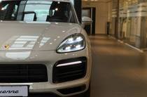 Porsche Cayenne Base