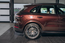 Porsche Cayenne Base